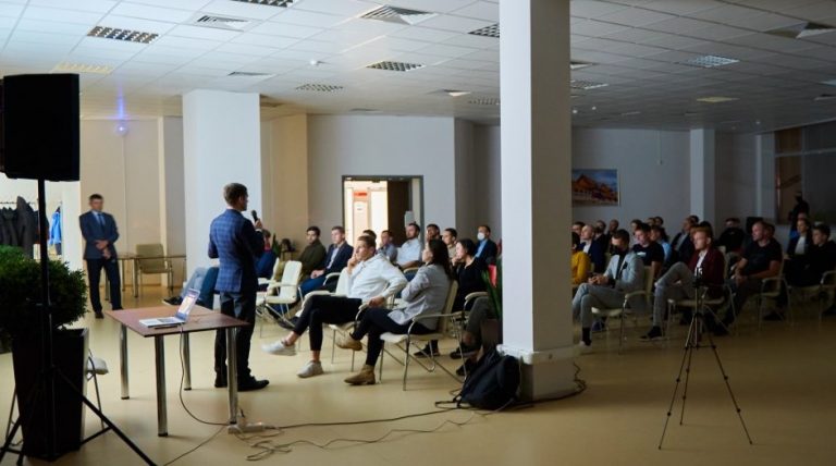 Презентация стратегии развития Tristyle. Часть 1. Клиентский сервис и основные направления