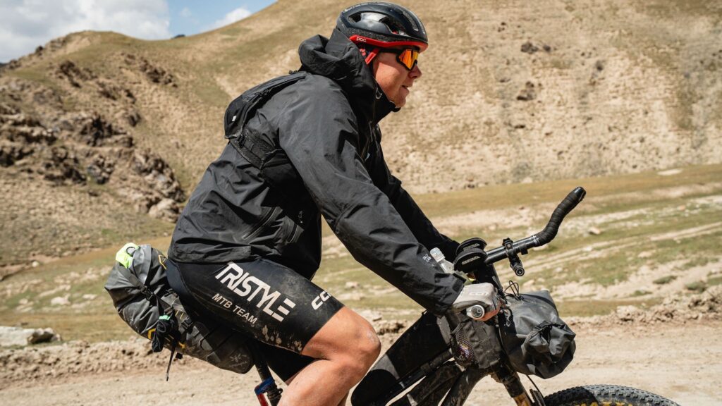 Антон Стычневский — о 11 днях Silk Road Mountain Race в Кыргызстане: 2000 км, 35 000 м набора